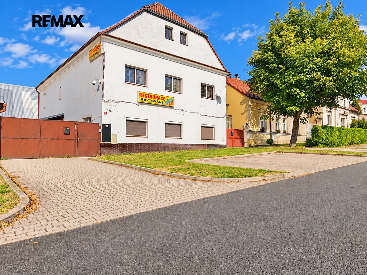 Prodej rodinného domu 400 m², pozemek 754 m²